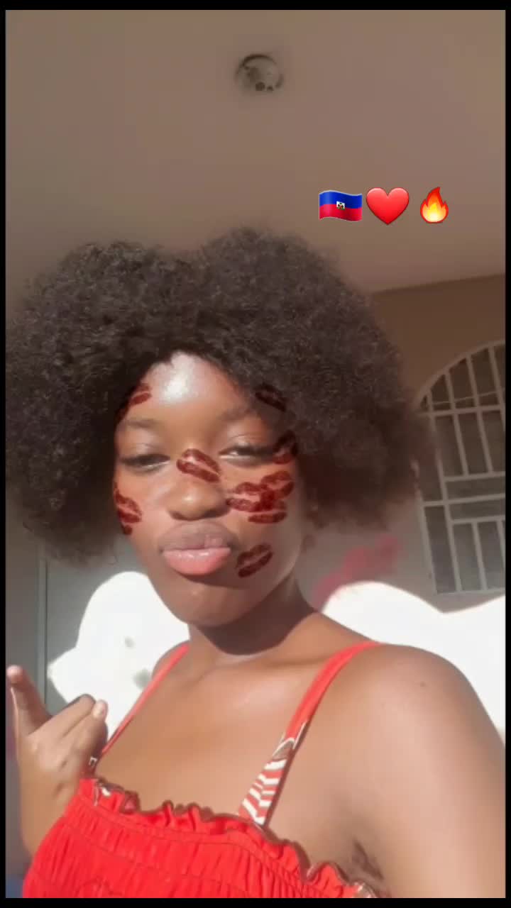 @Poup&eacute;e💕🌷 Dora 🐝