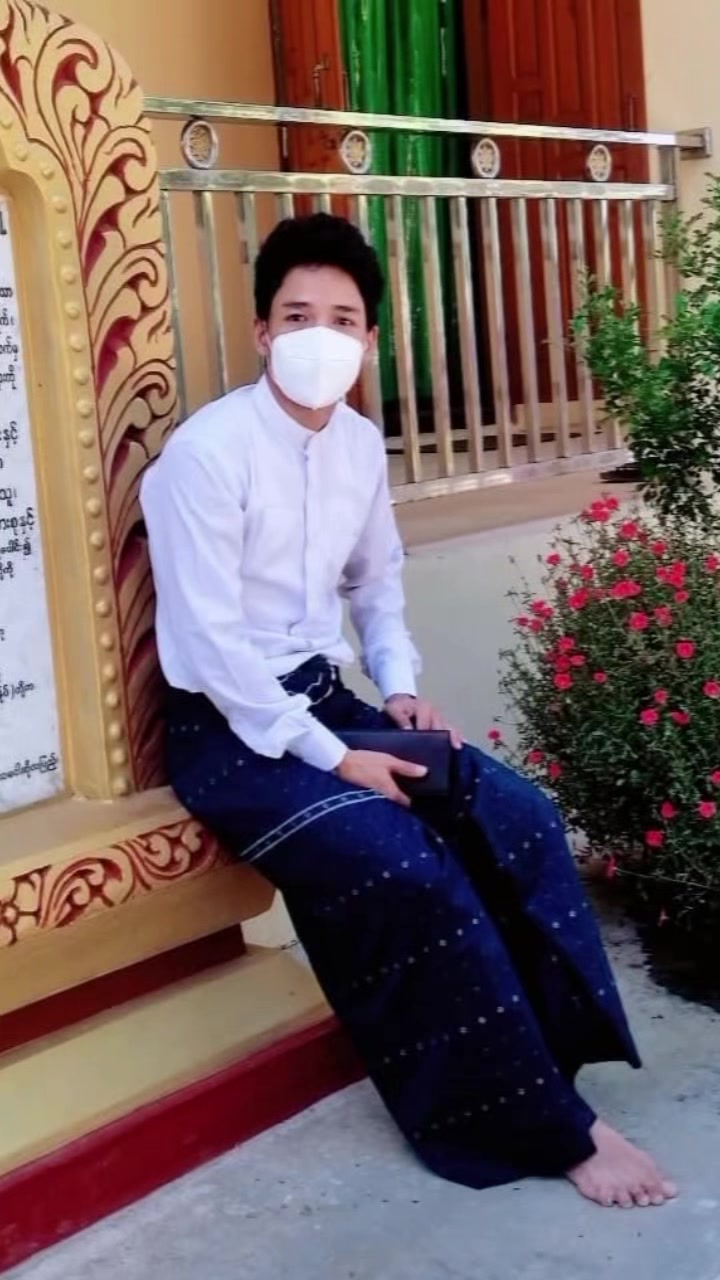 @ကိုထွန်းနေဇာထွေး(Official)