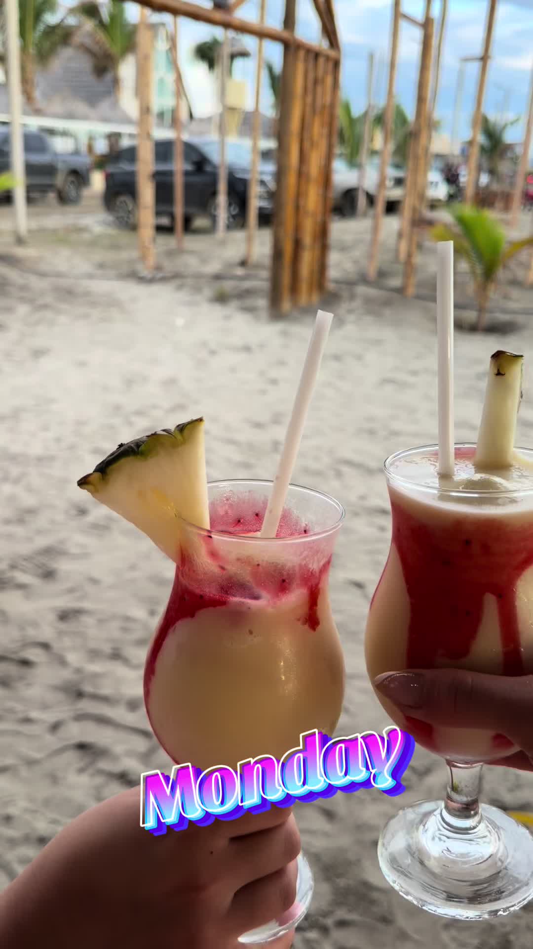 @Lola_Ava