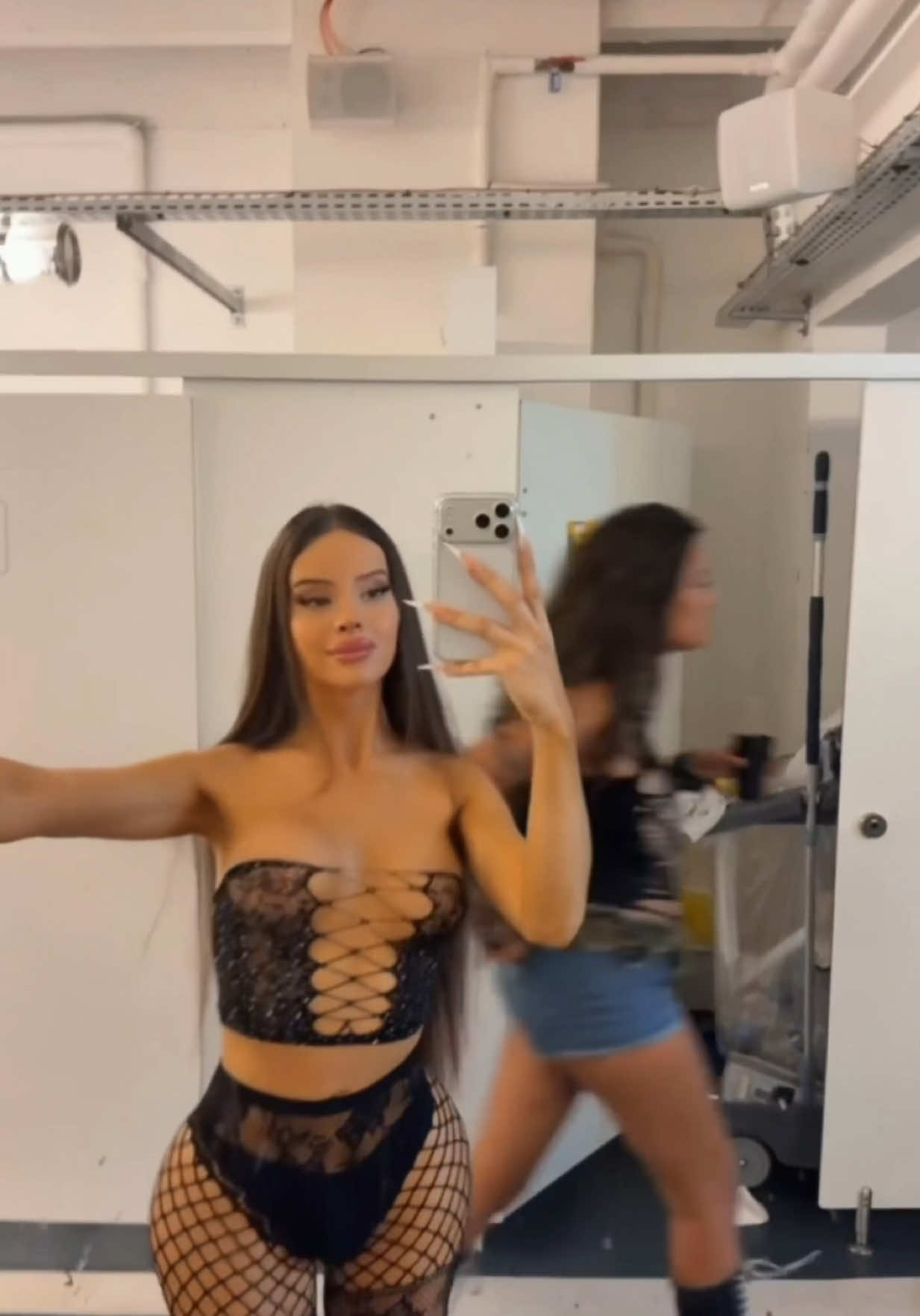 @alexquinnv1