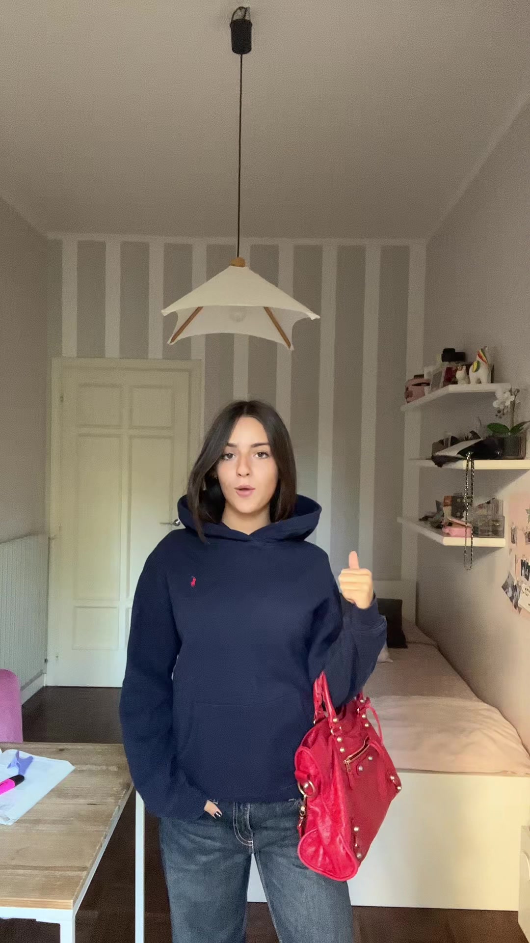@claudia