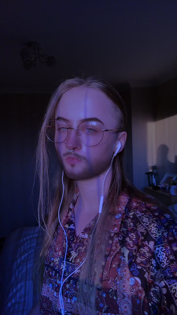@Possibly_an_alien