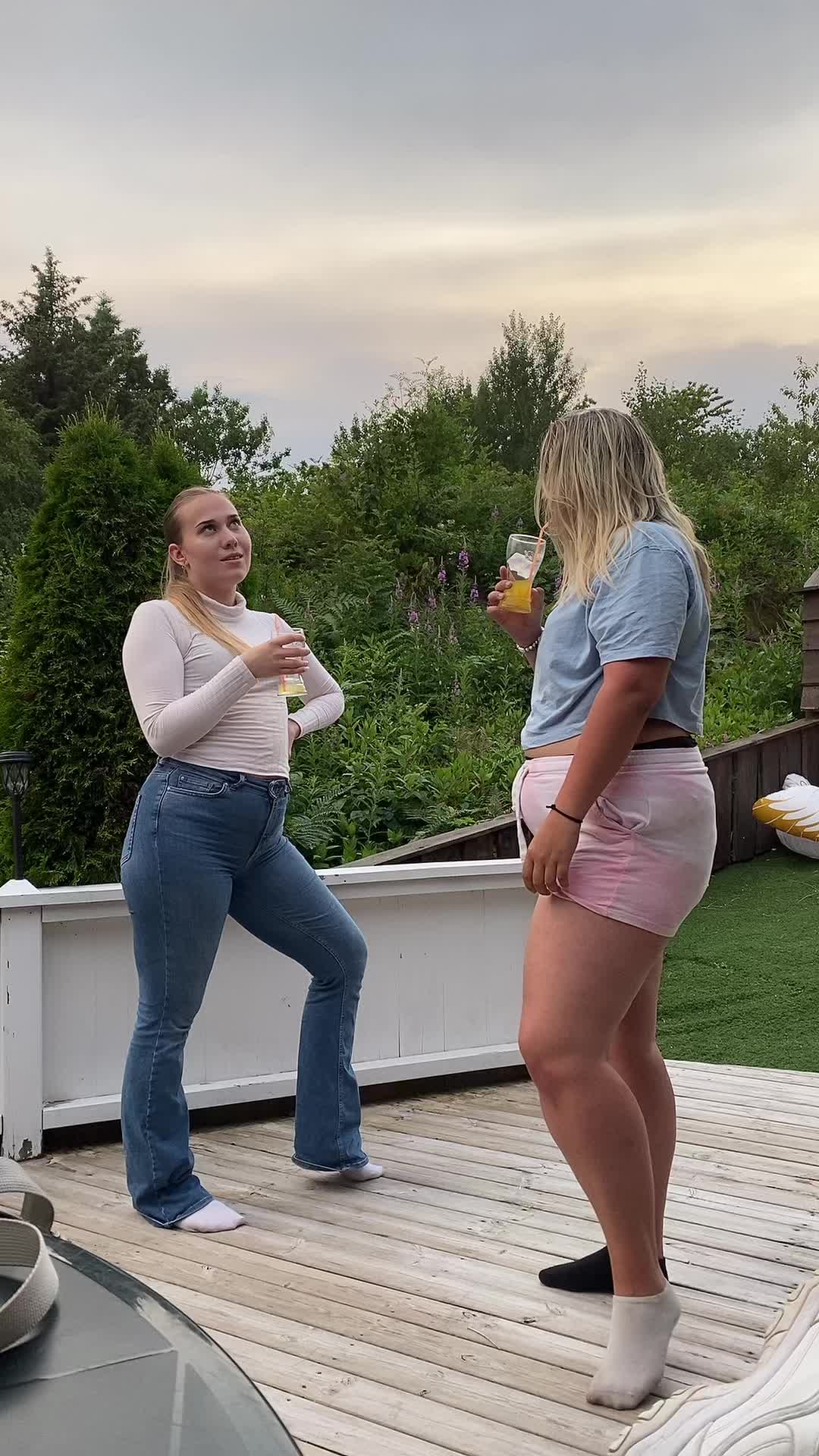 @🖤