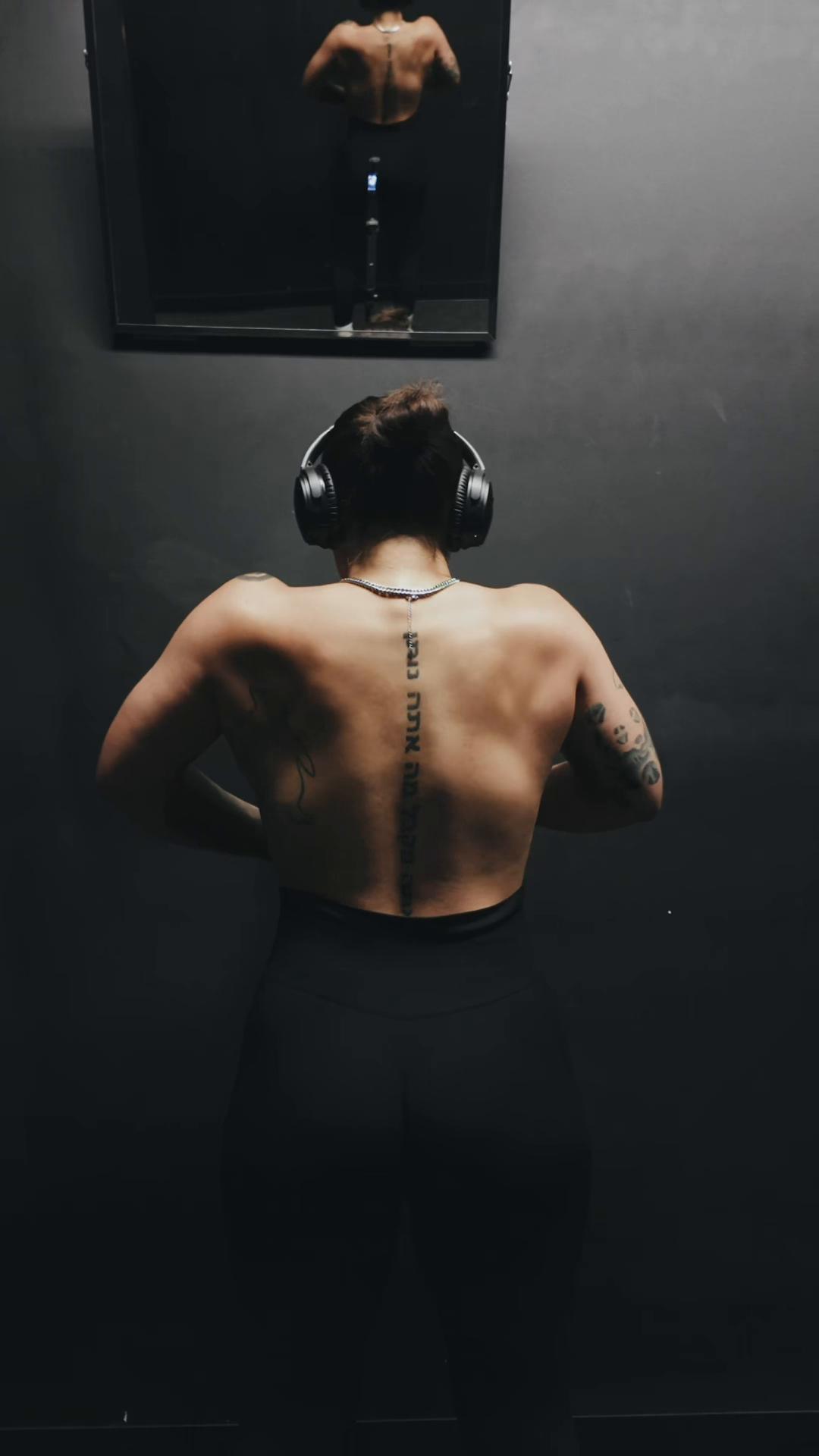 @Theebooblessbabe
