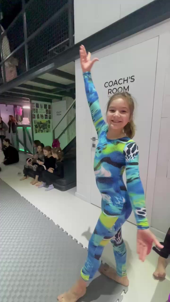 @Aerial Kris🤸&zwj;♀️