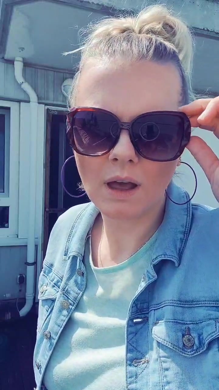 @Nickiii