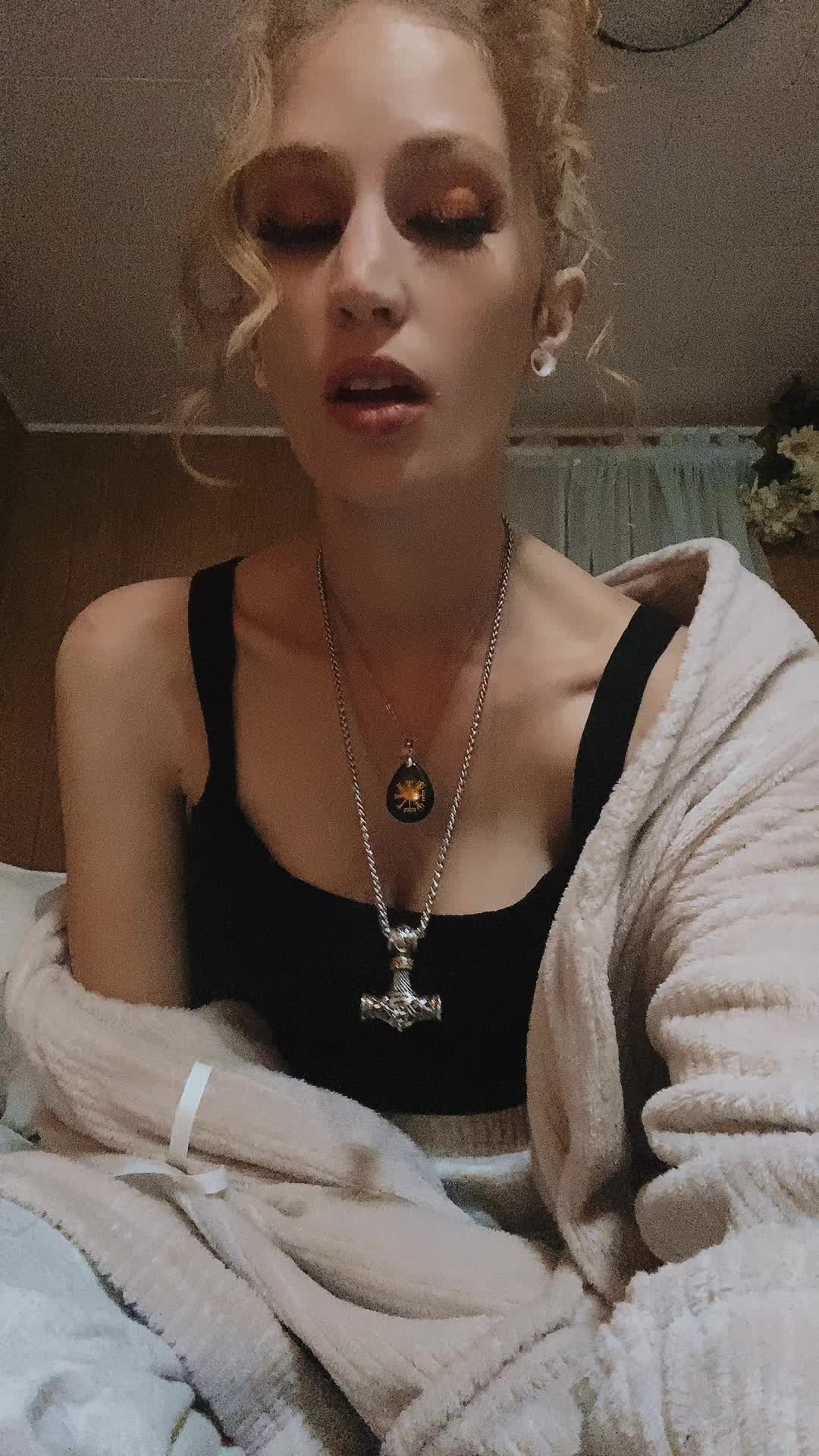 @mrs_mcreynolds