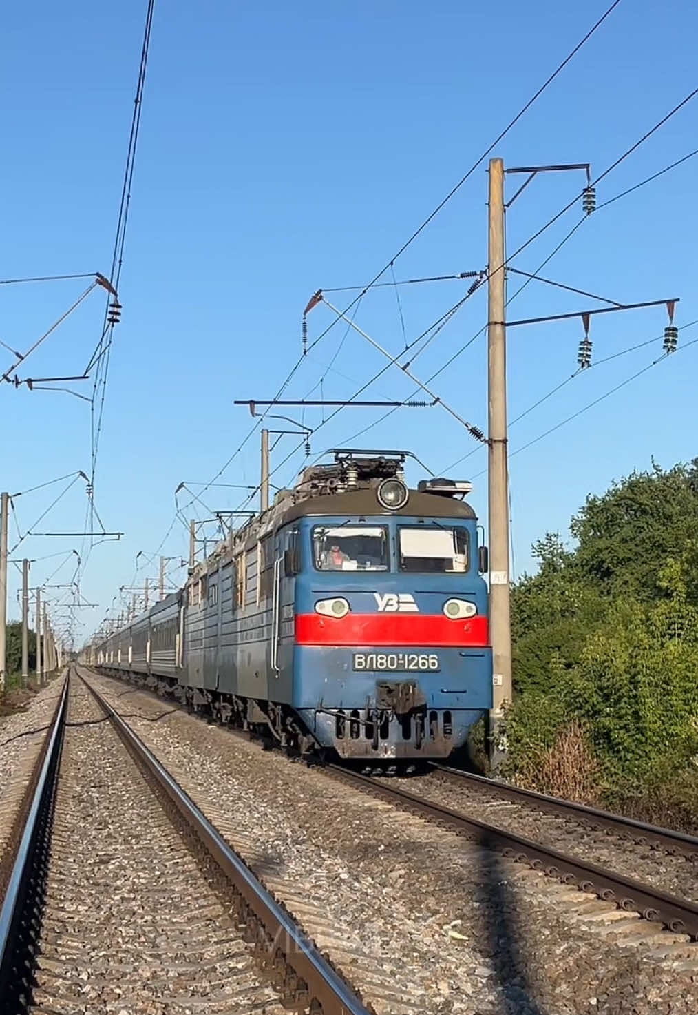 @Вайбовий залізничник