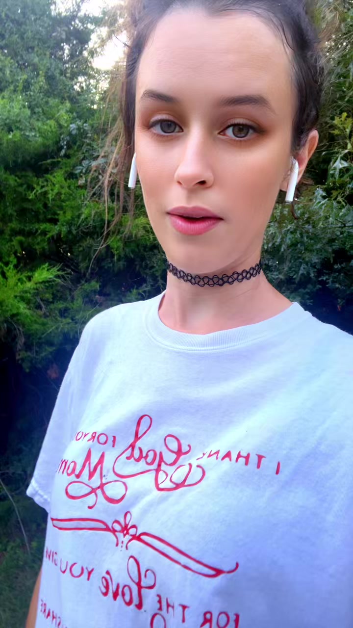 @QueenbratSavage MistressVamp🖤