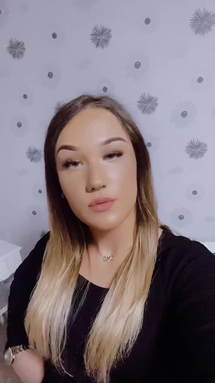 @Каролина.🖤