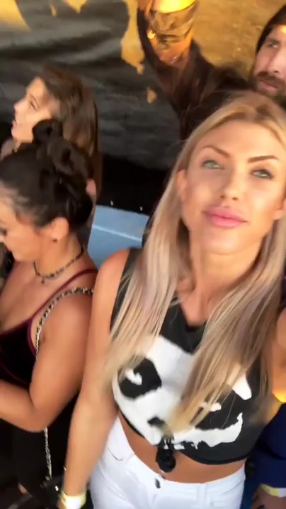 @shaniesmash