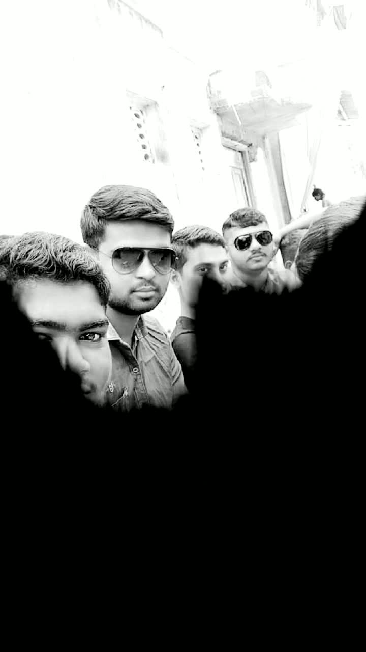 @👑mr.$@£u 👑