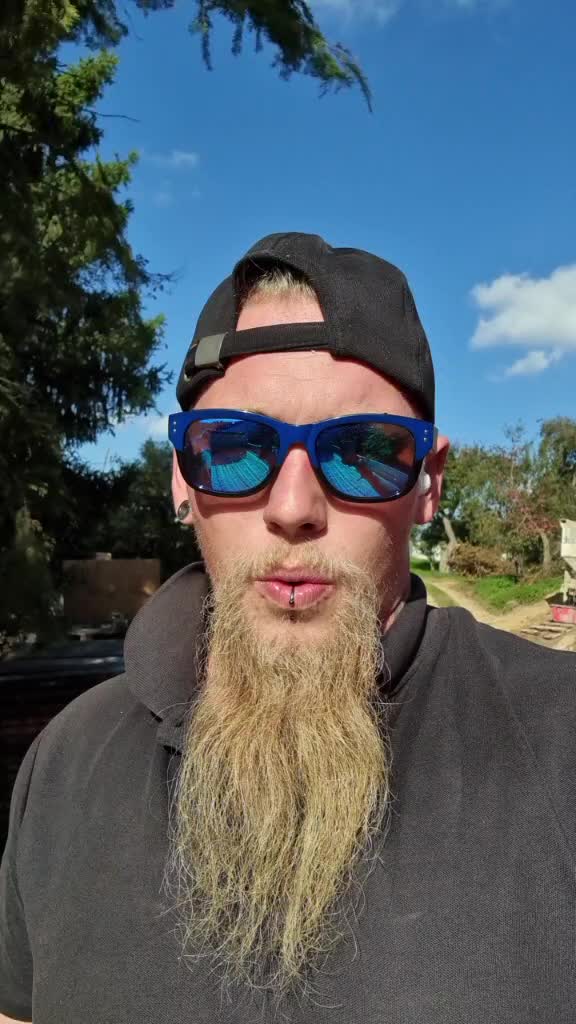 @Truckerbasti88