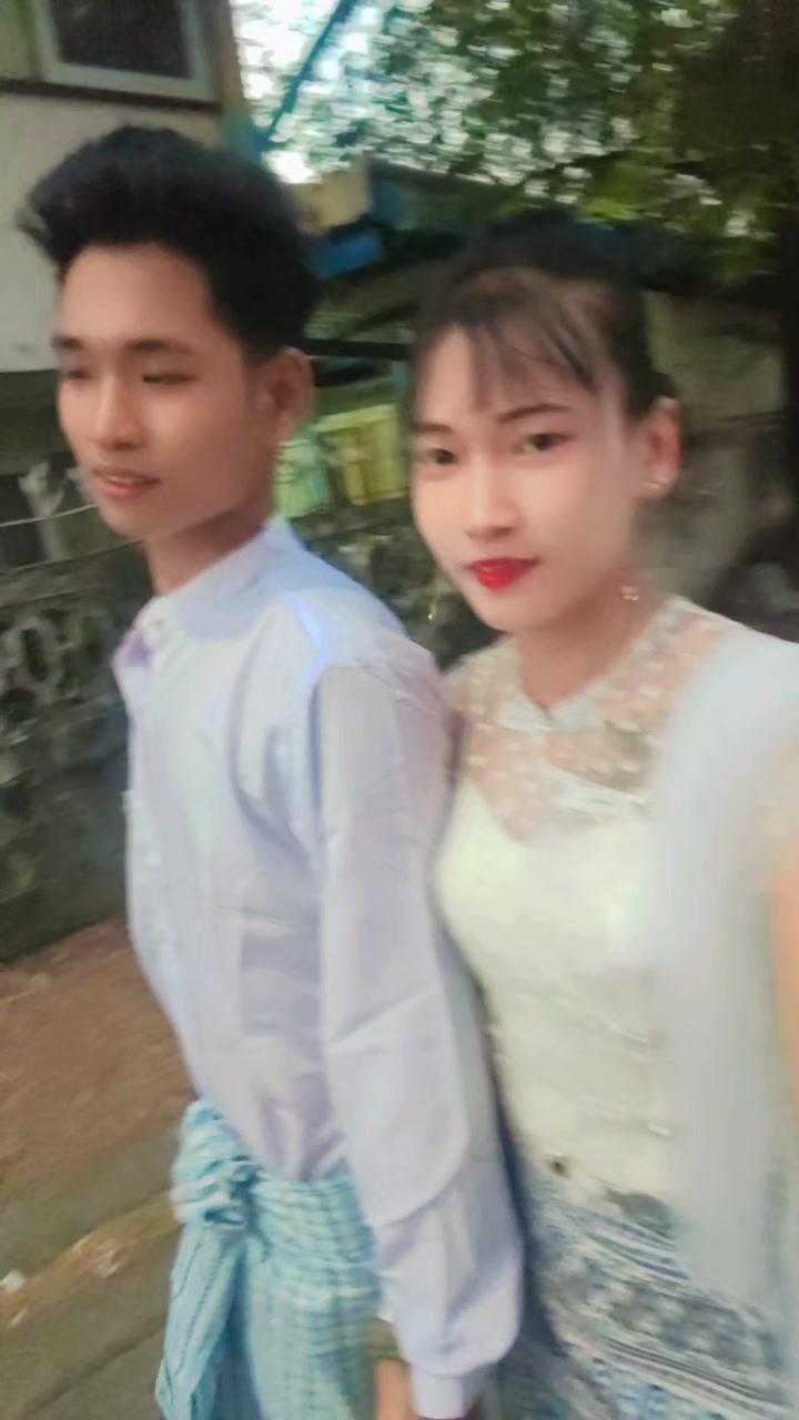 @🌿Kay Thi Khaing🌿(ဖြူးသူလေး)