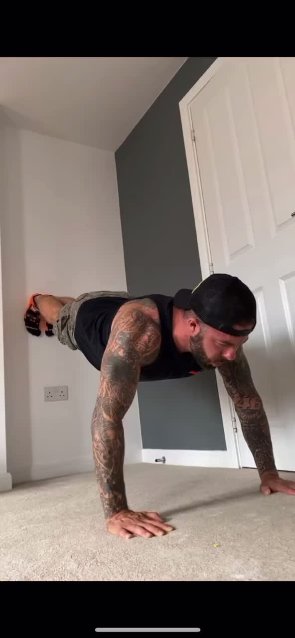 @Tattoosandweights