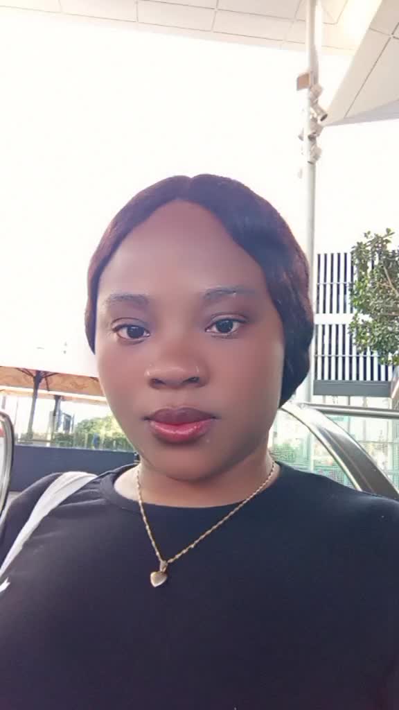 @LIZZY(B.T.C.QUEEN🕊️) 🙏🏼