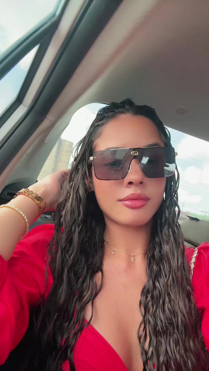 @thaissthefanie_