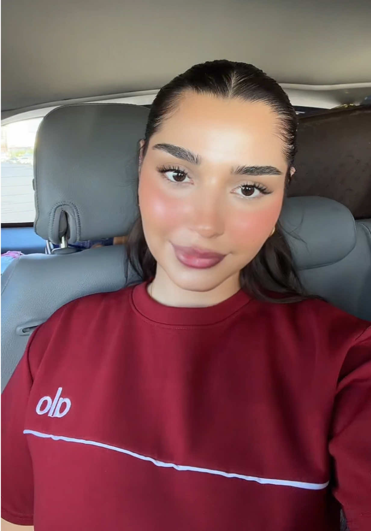 @𝒱