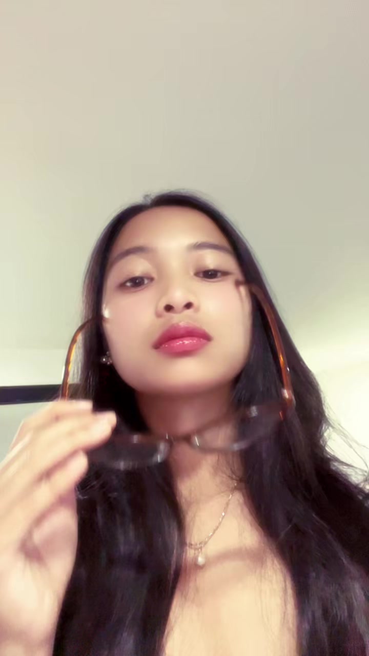 @🫦