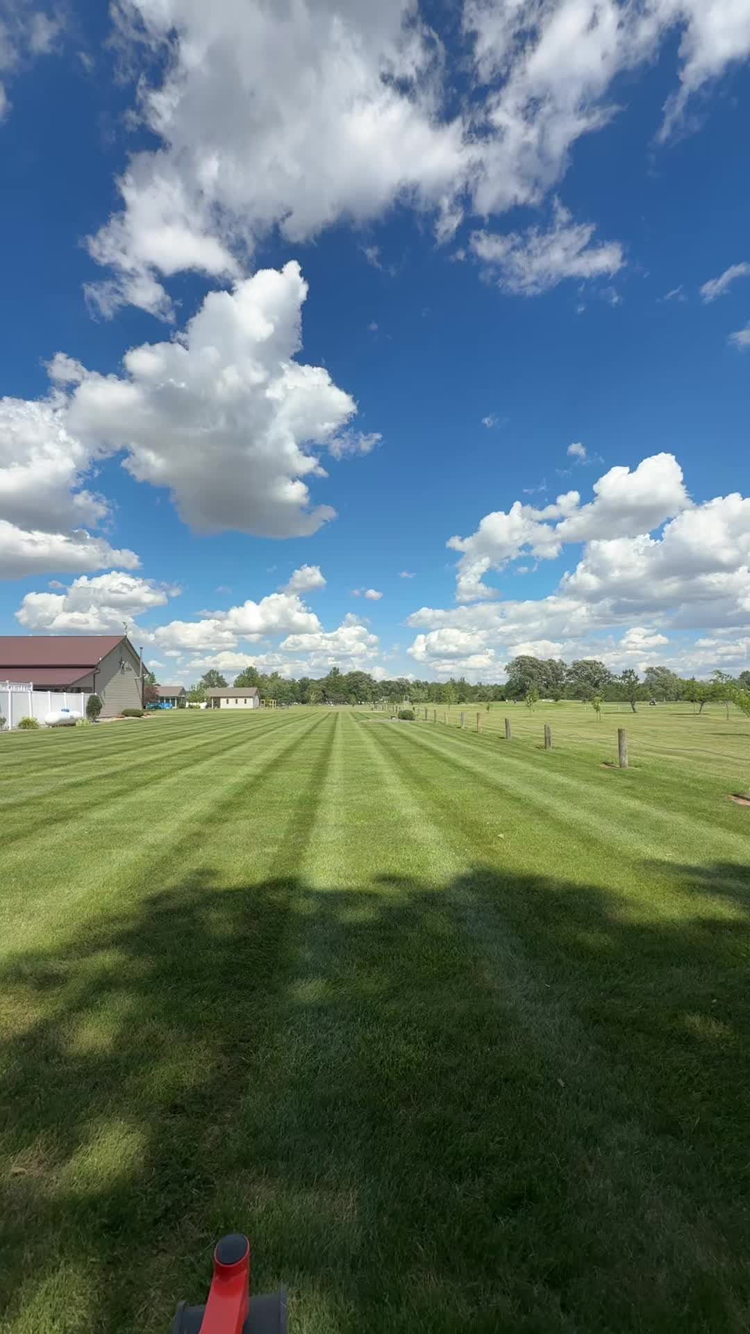 @LEGENDARY LAWNCARE