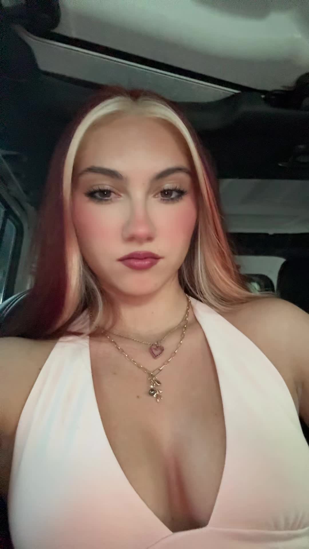 @not_ainsleyjohnson