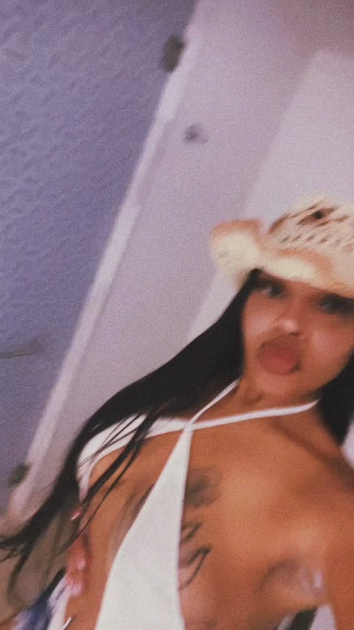 @Lala_21