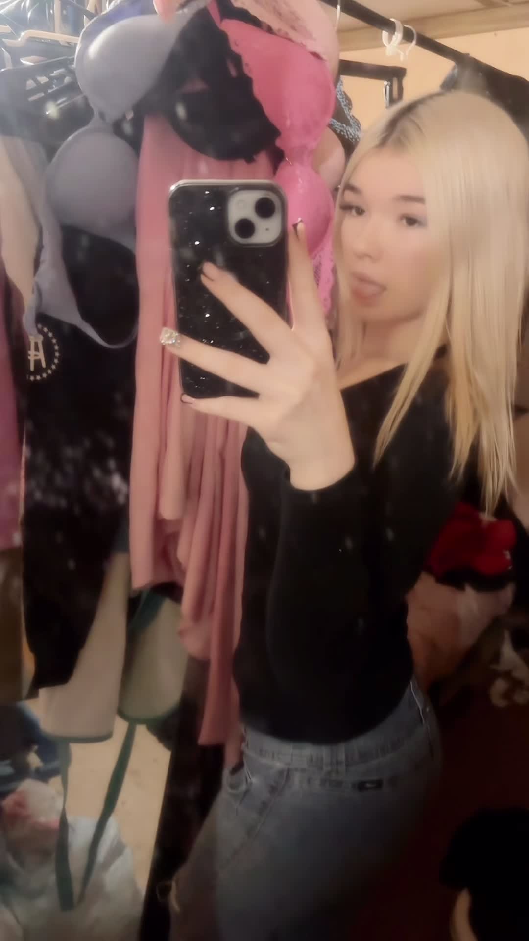 @🖤