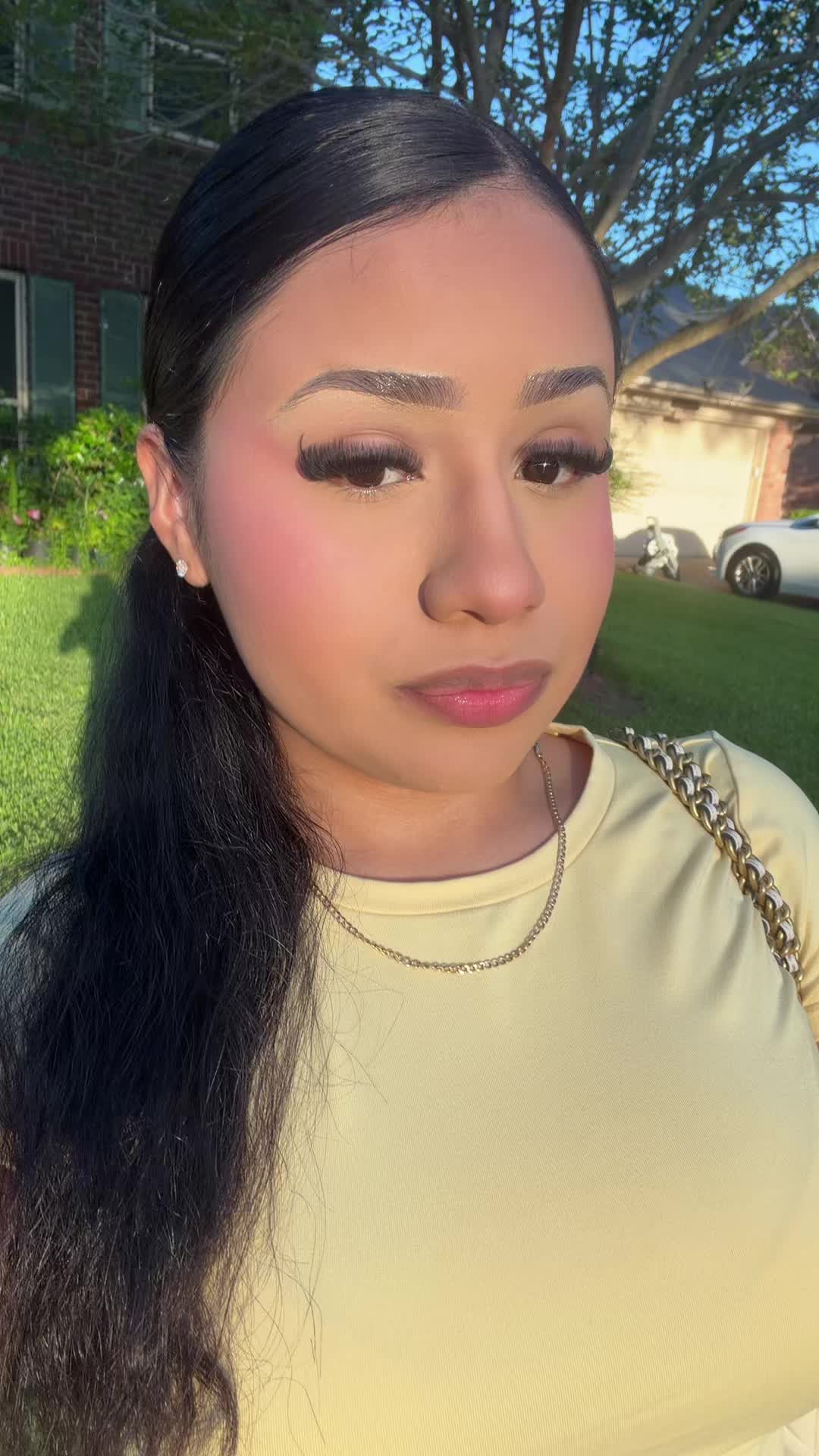 @bella