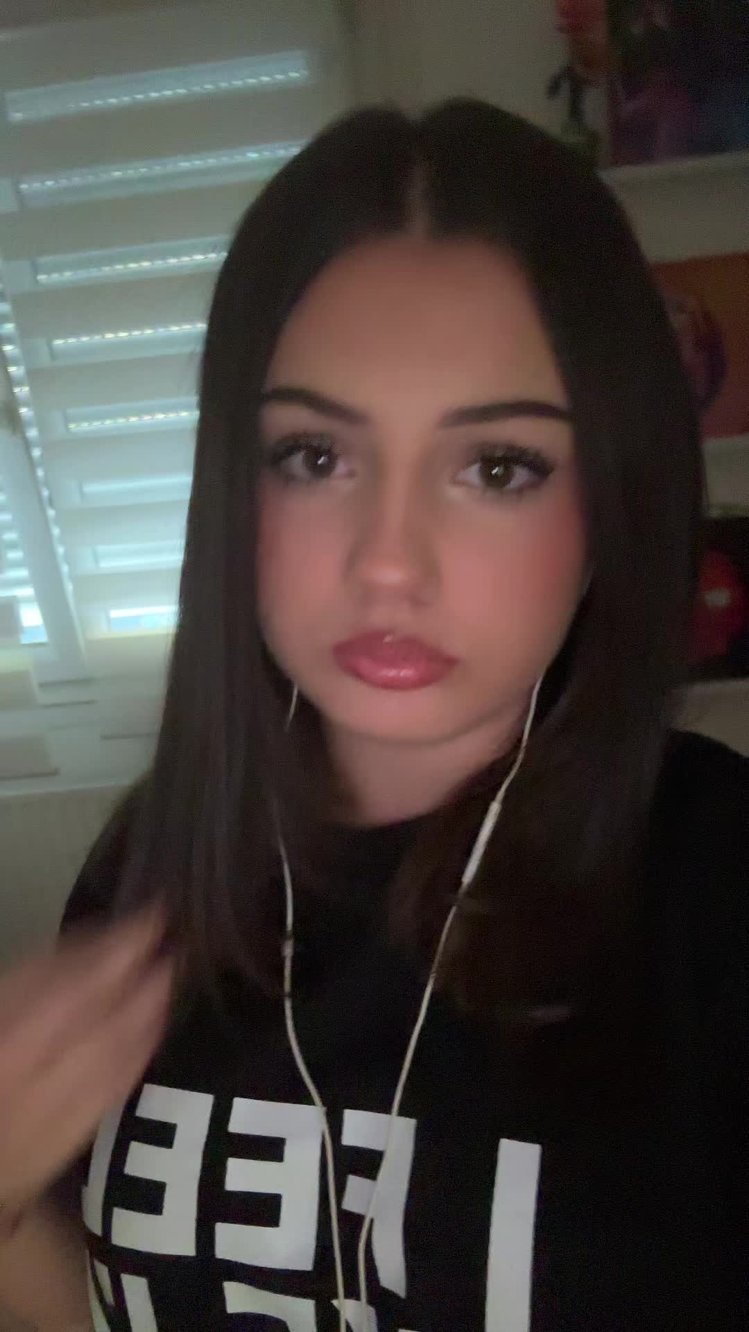@𝓒𝓮𝓵𝓲𝓪💛