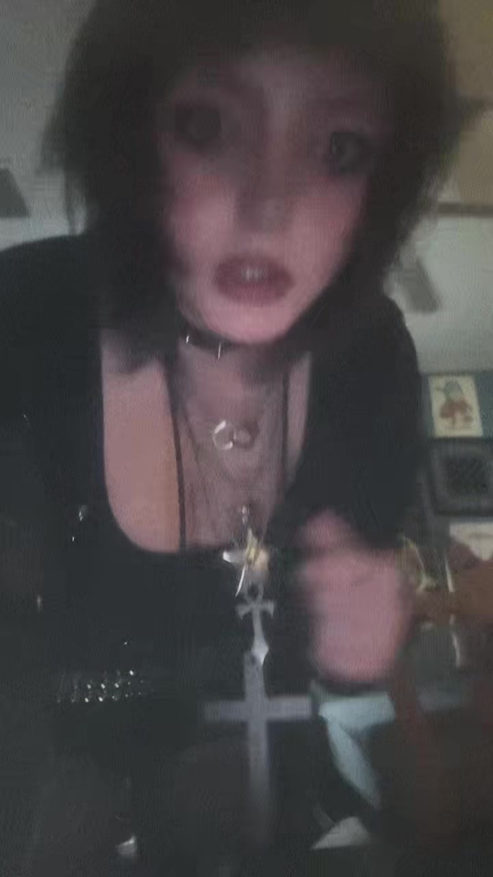 @Ch3rry_b0mb