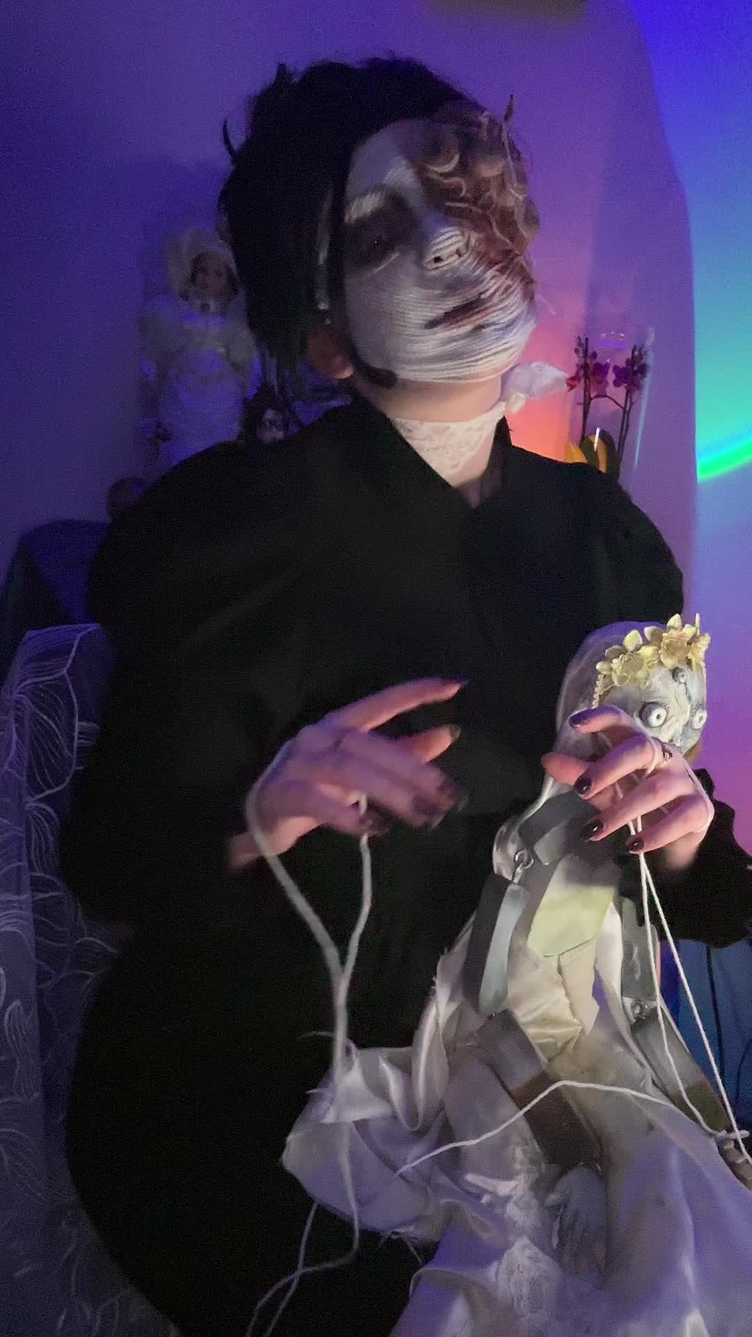 @☾ bee 𖤓