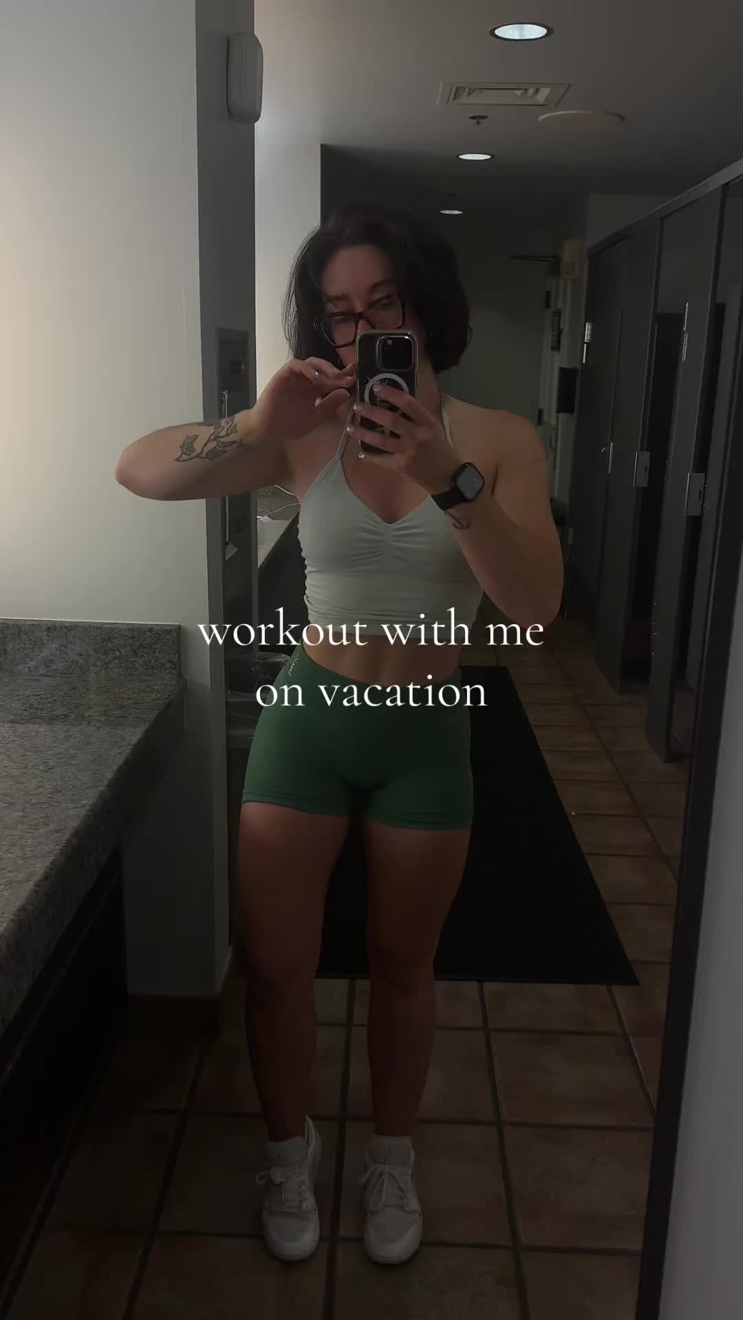 @holly j