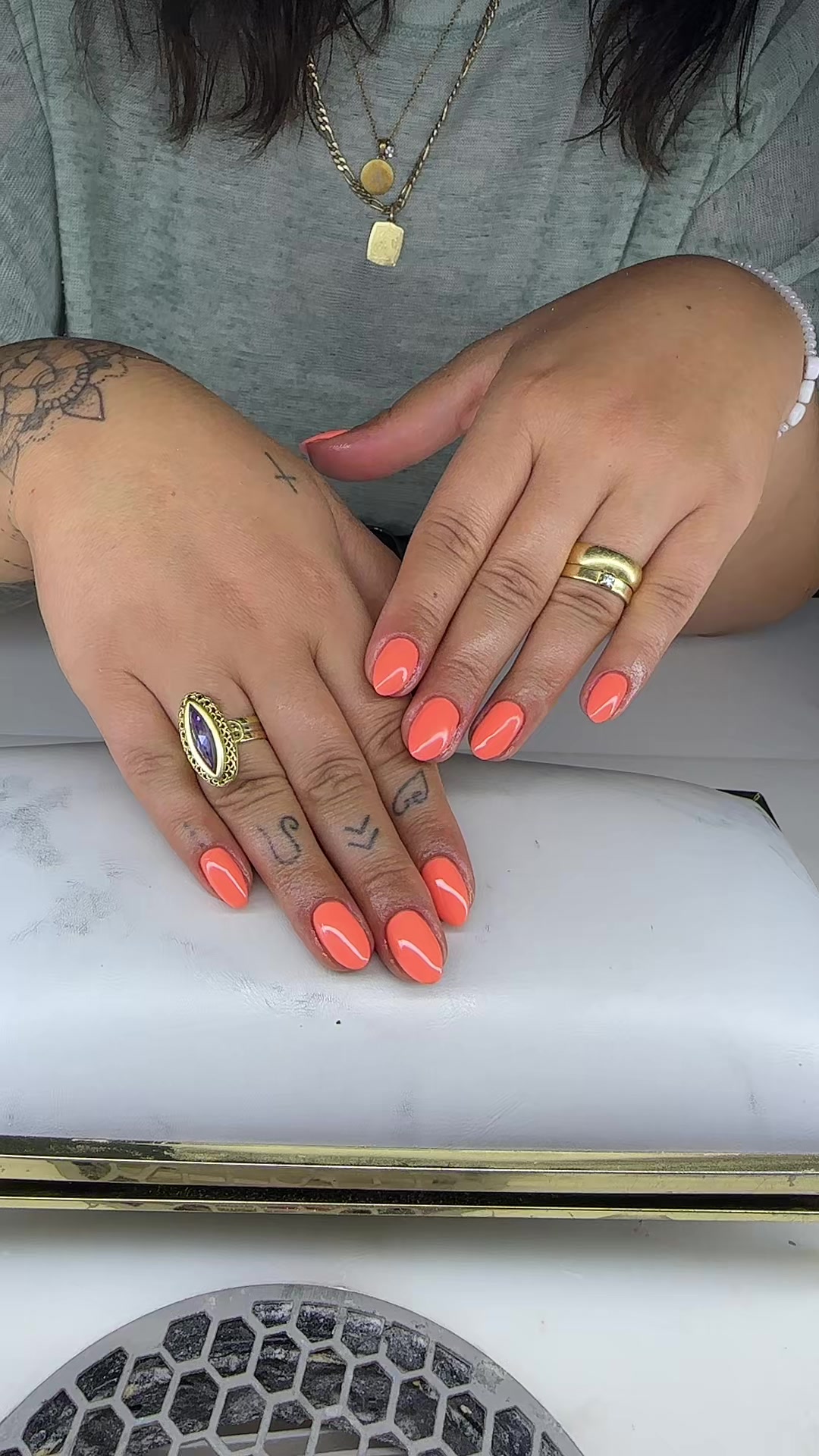 @Hairartist_nails