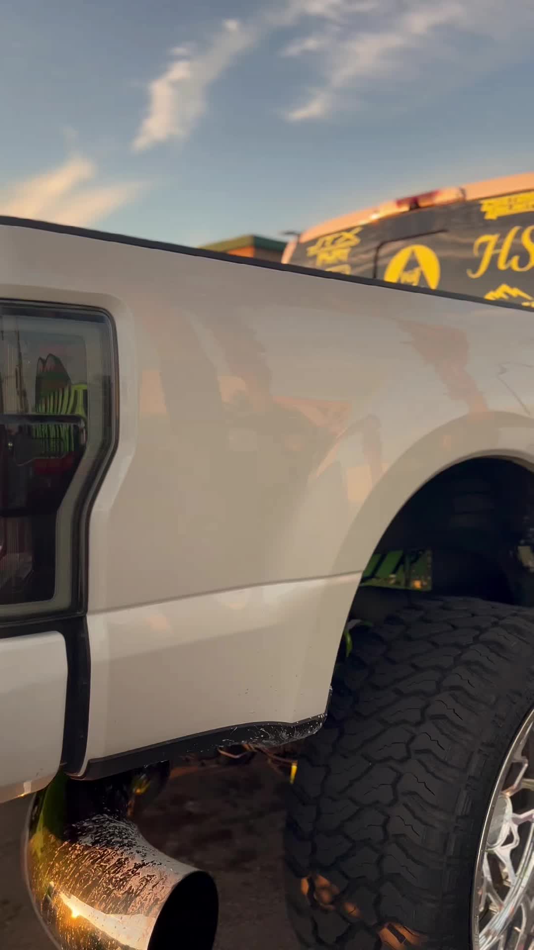 @trucks.com
