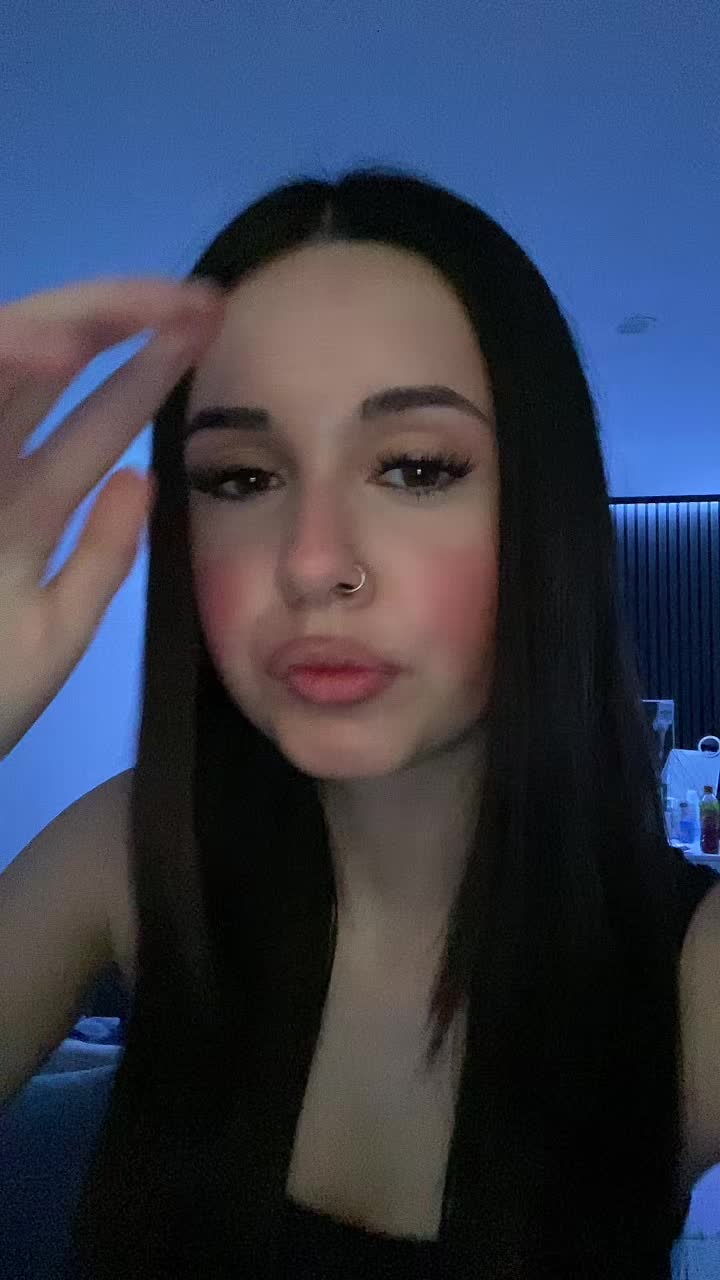 @_ 𝓢𝓮𝓵𝓲𝓷𝟕.𝟏