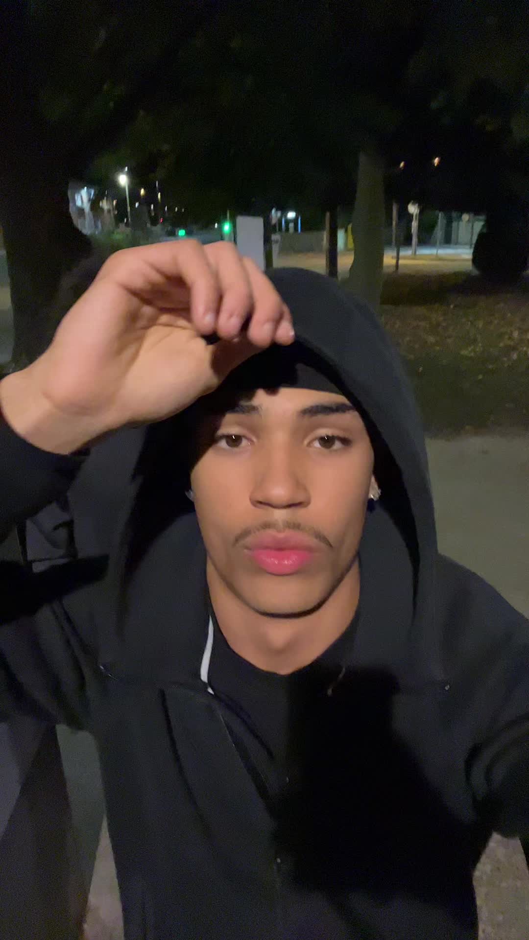@Ads 1️⃣