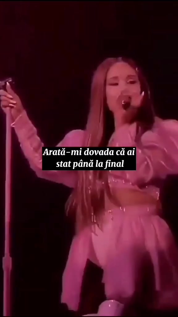 @Ariana Grande