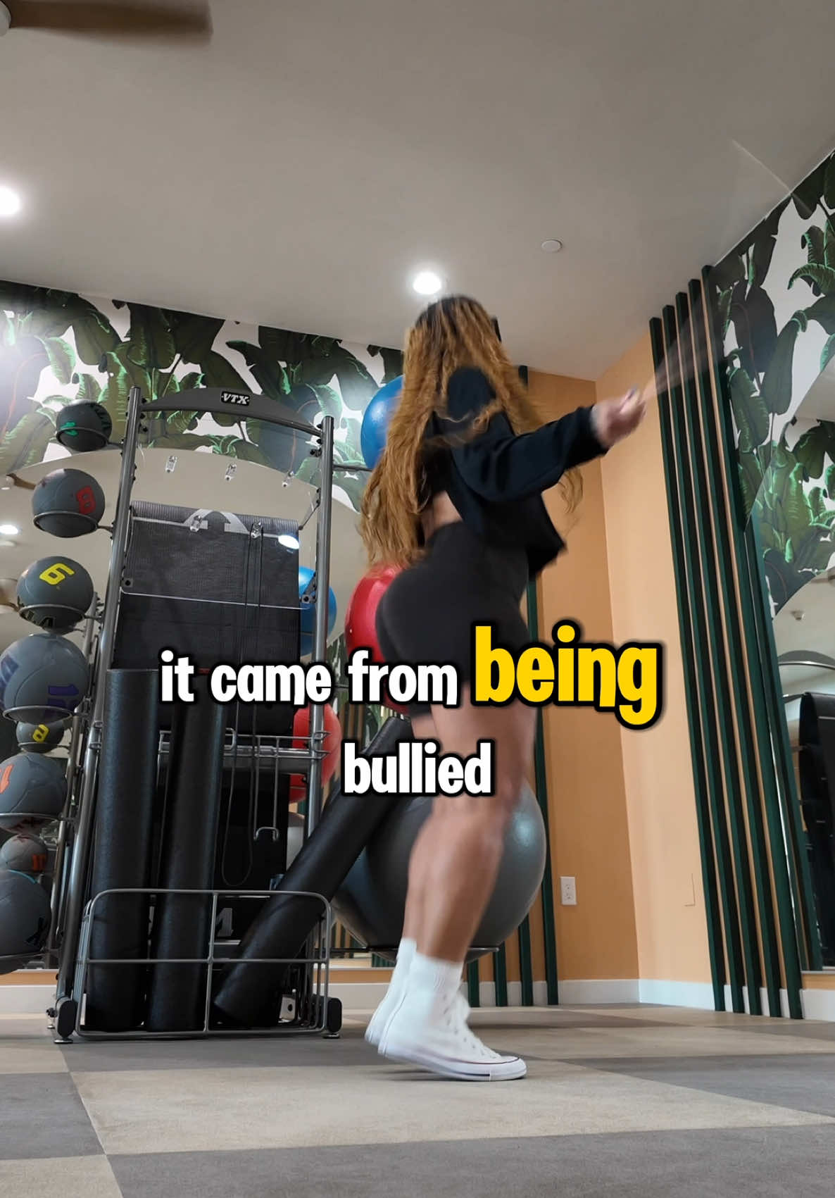 @Holly B | Lifestyle + Laughs