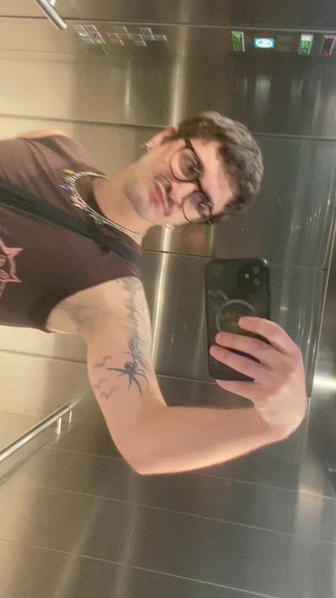 @iamnot.giova