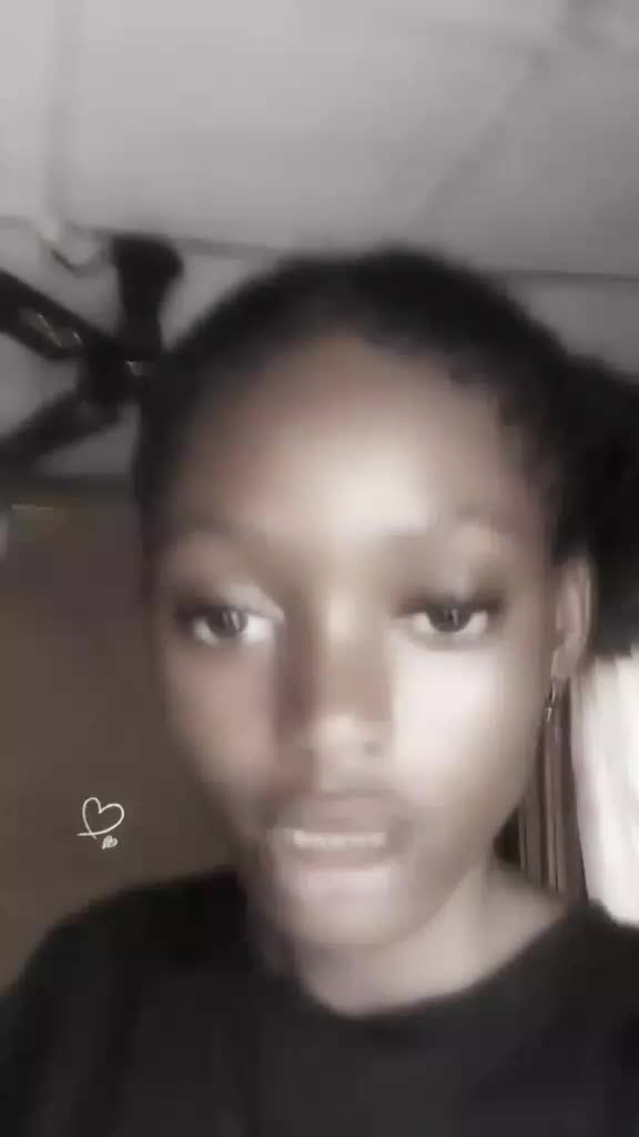 @FAVOUR D SMART GIRL 💜💜💜