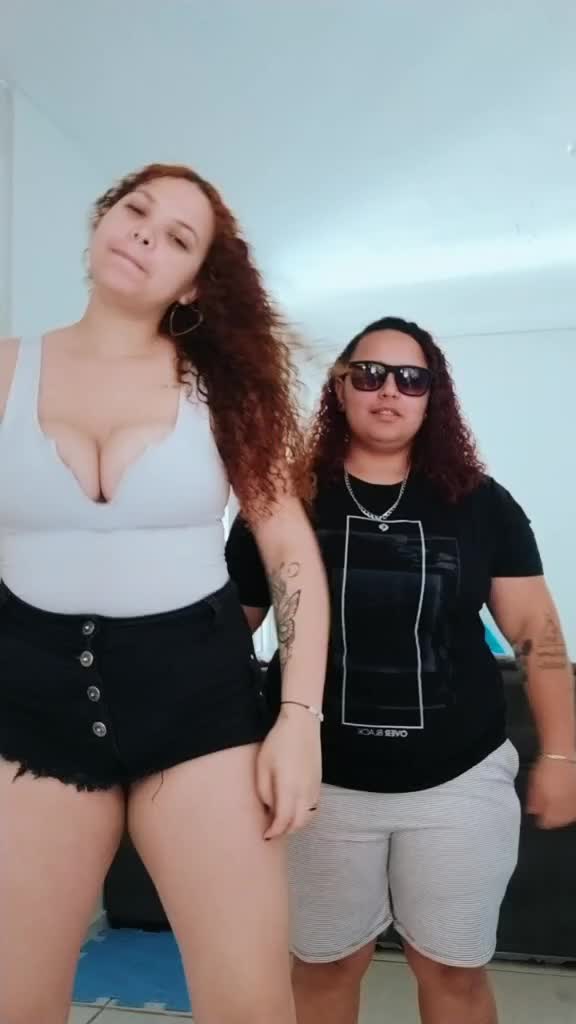 @Lari Magalh&atilde;es