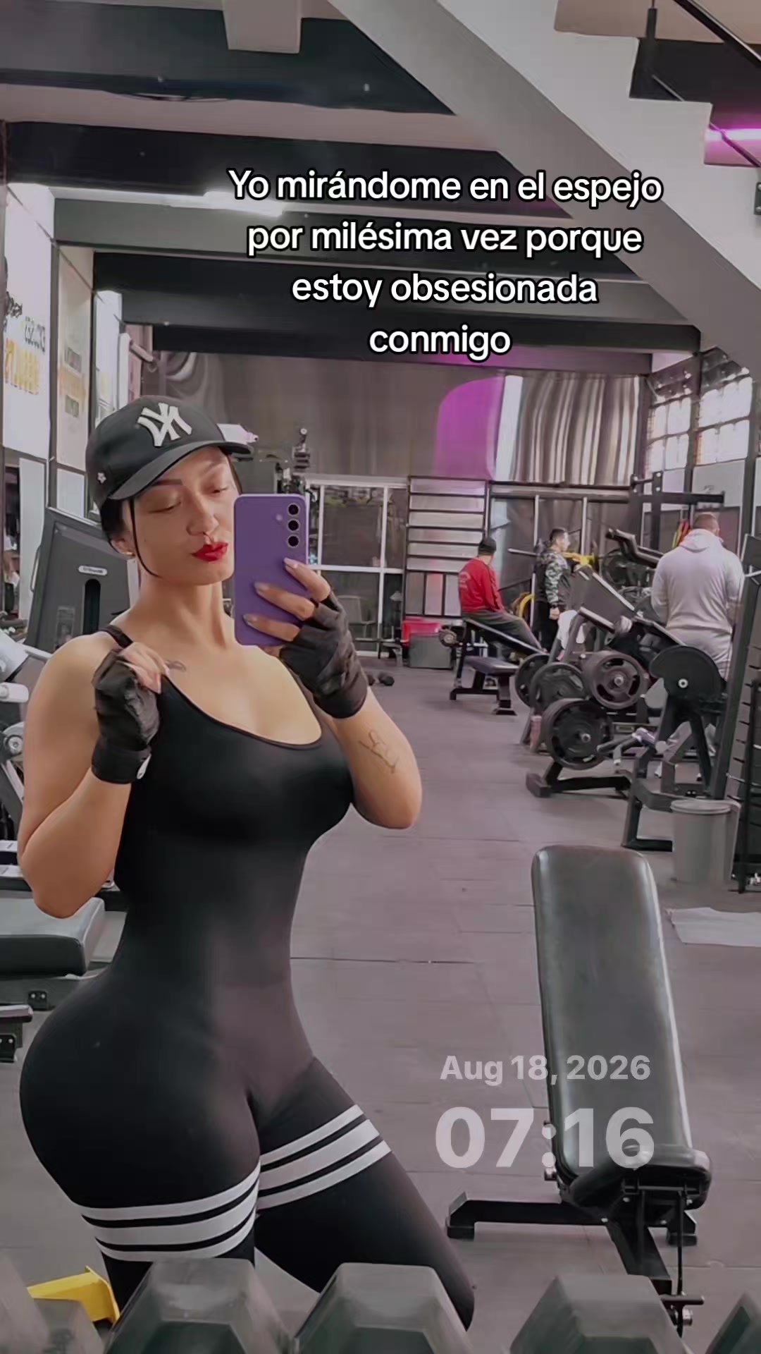 @Julie Vanesa . Te sigue
