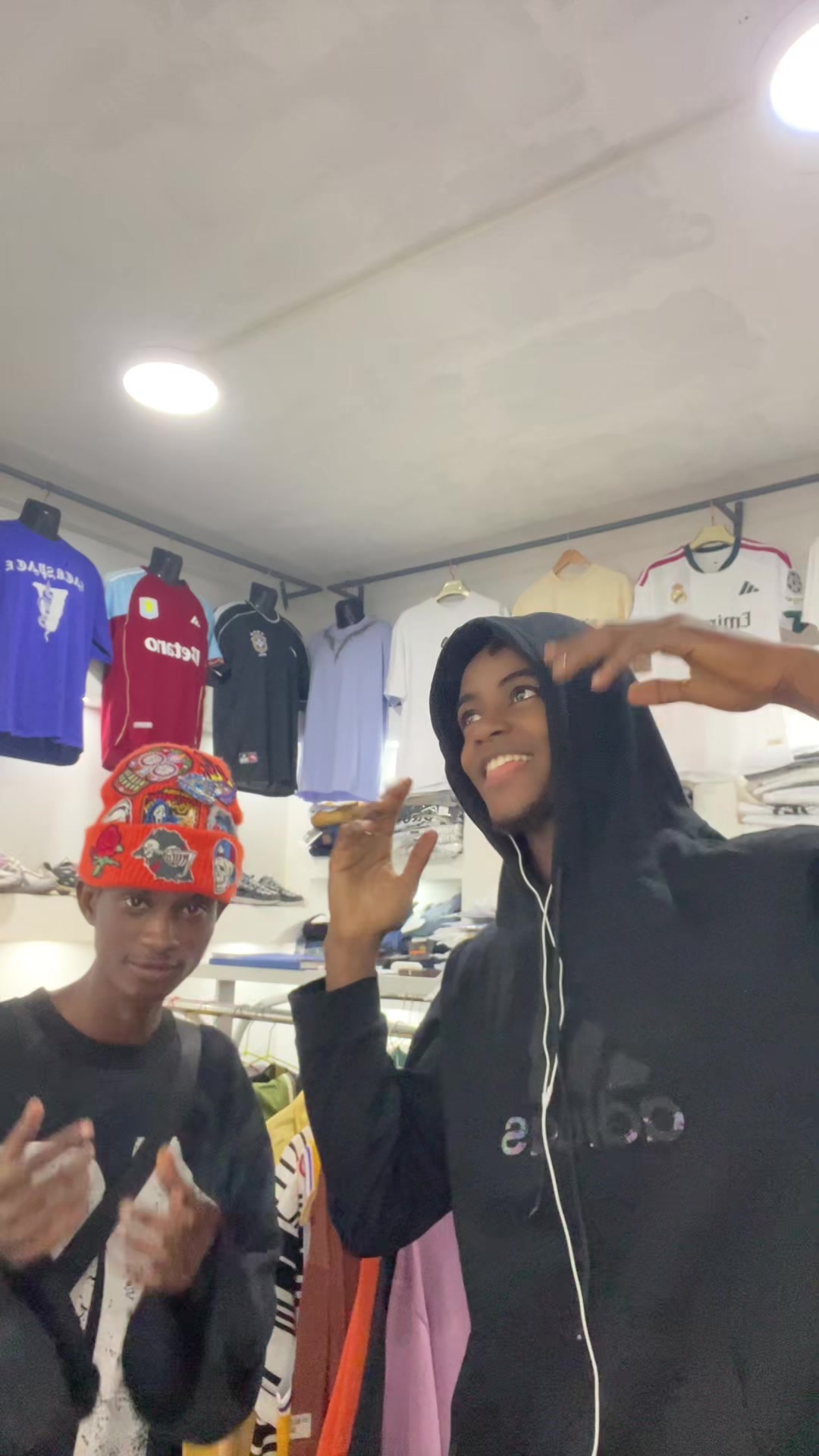 @𝐀𝐥𝐩𝐡𝐚 𝐋𝐞 𝐋𝐨𝐮𝐩