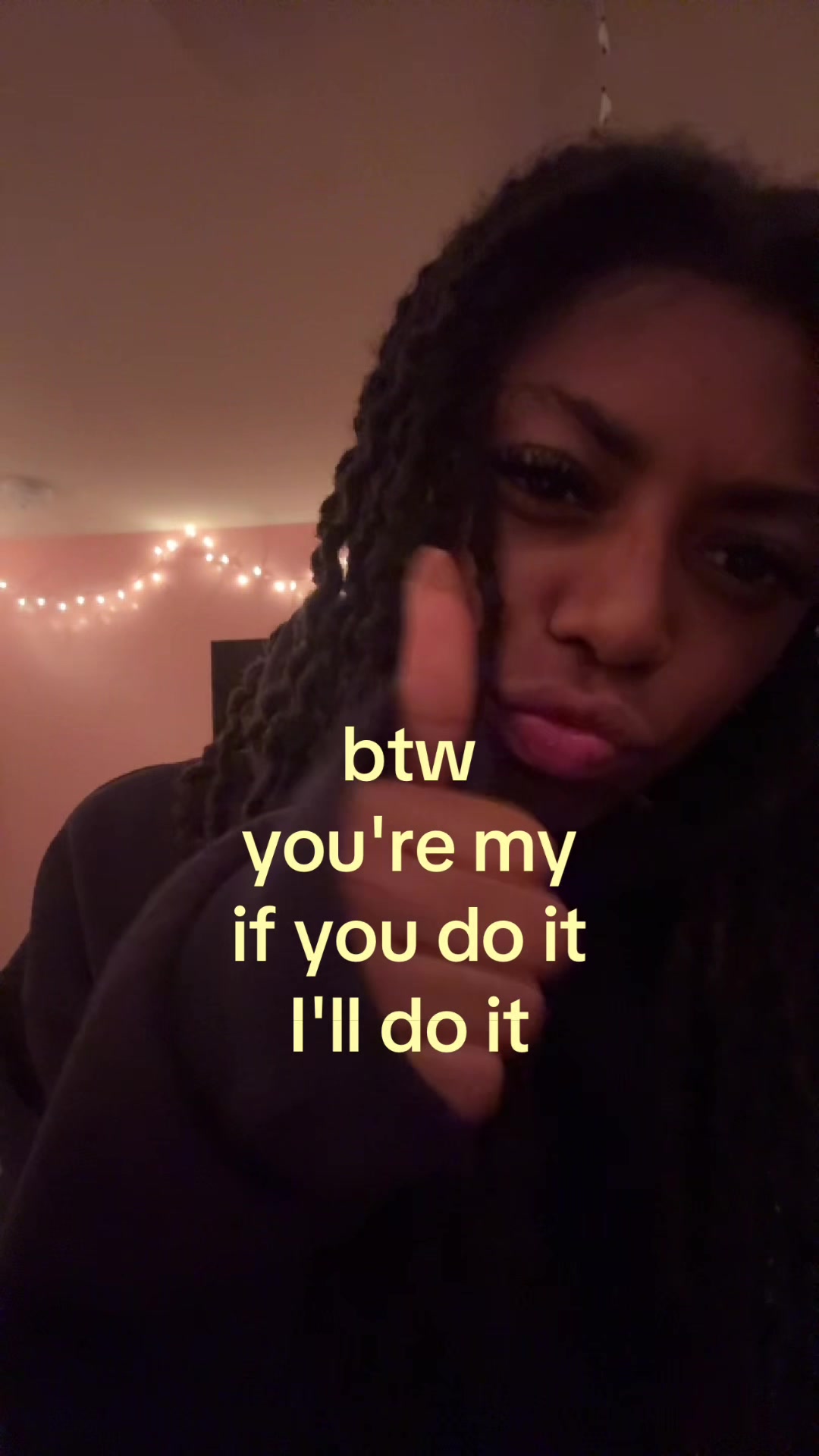 @shaniya ᥫ᭡.
