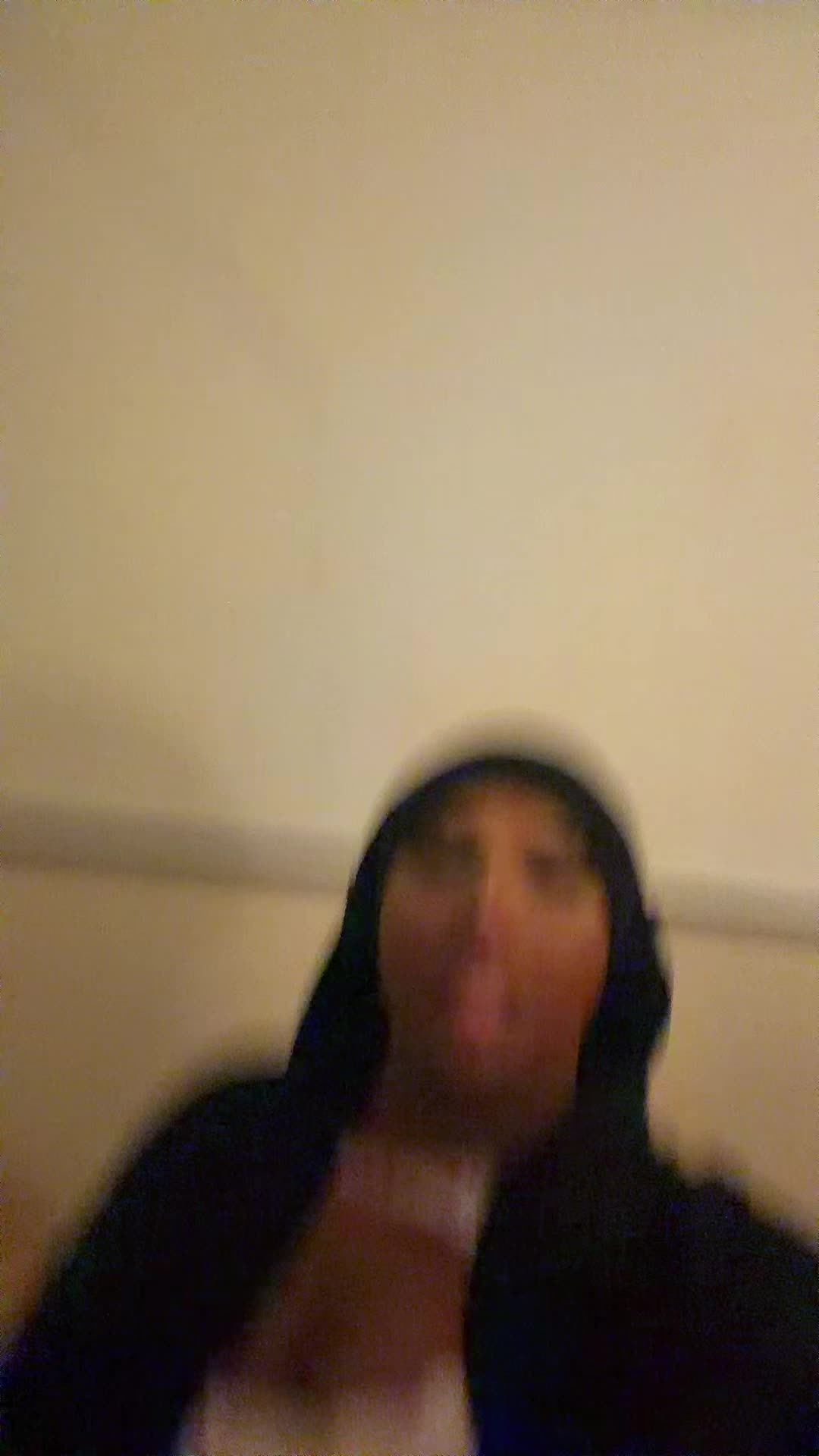 @🫦
