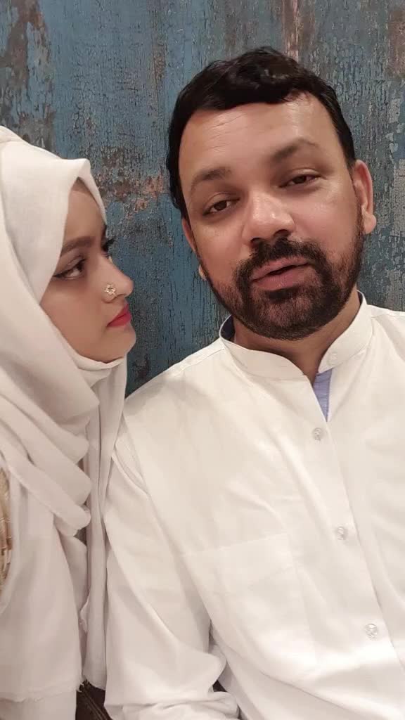 @Meenaz💎