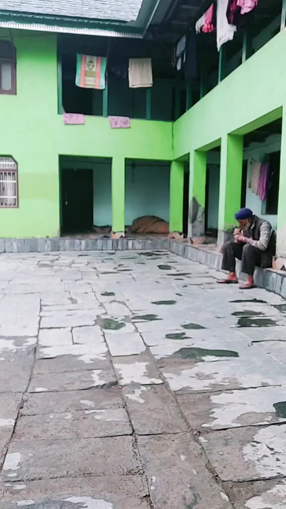 @नैना ❤️