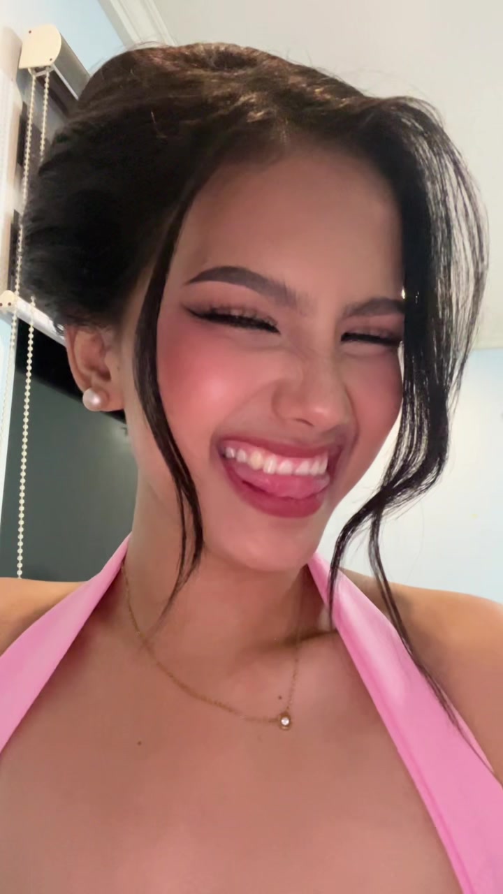 @hrtgynt ON IG <3