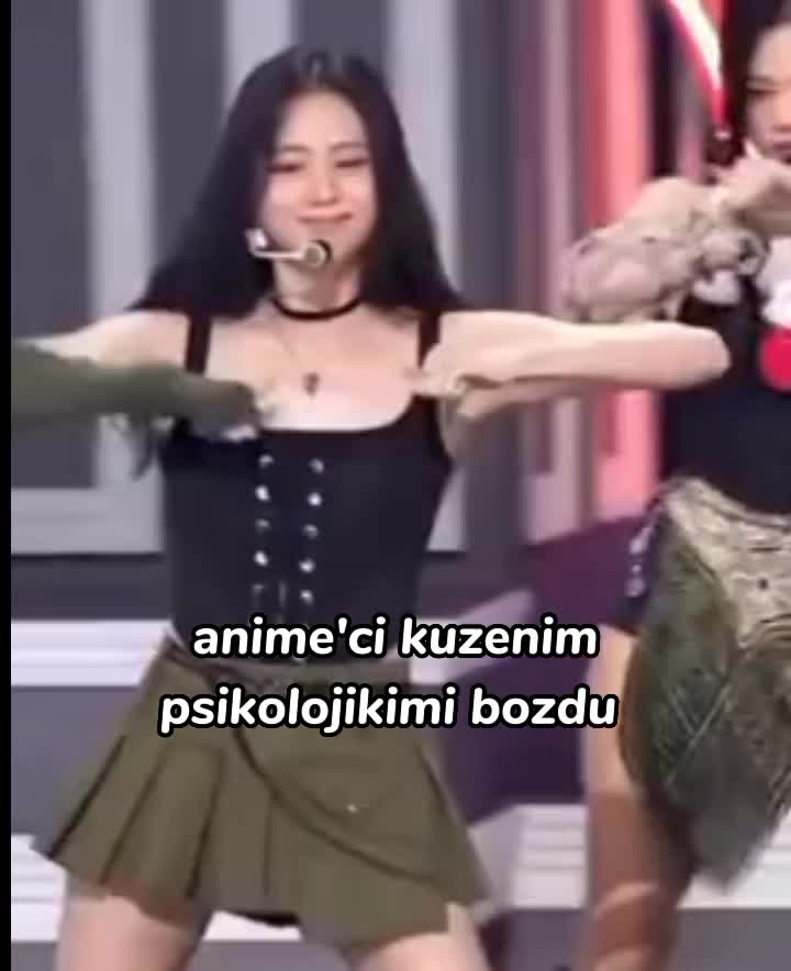 @jisoo hayatır gerisi yalandır