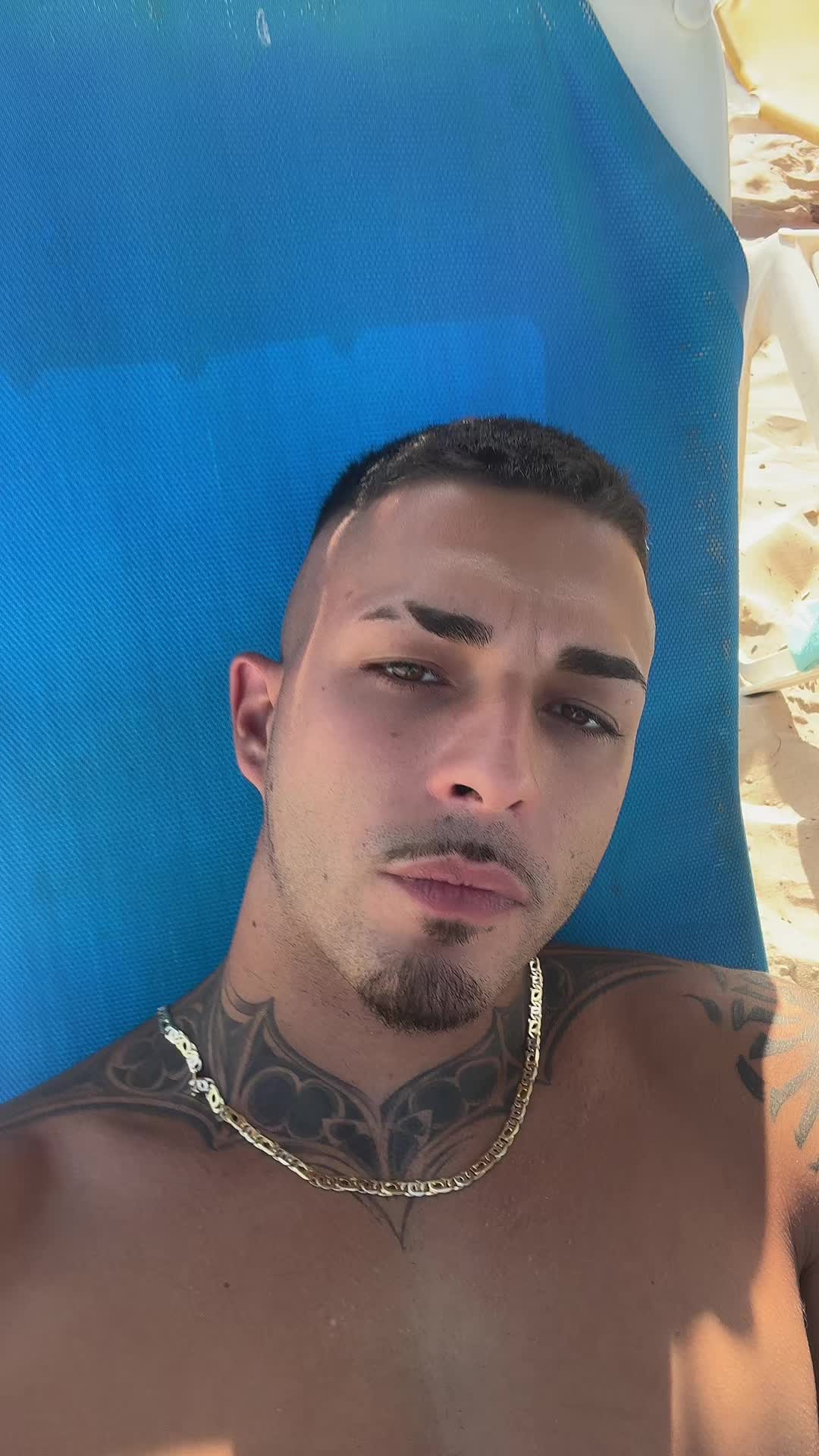 @alexgi